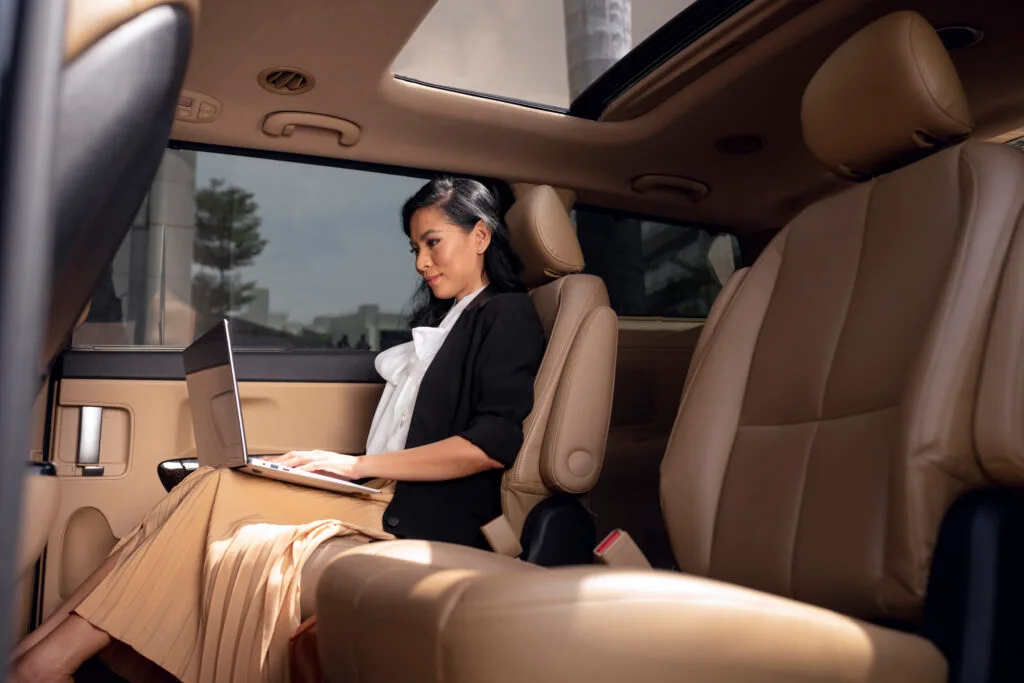 Avoid Travel Delays with Sea2Air Shuttle Services